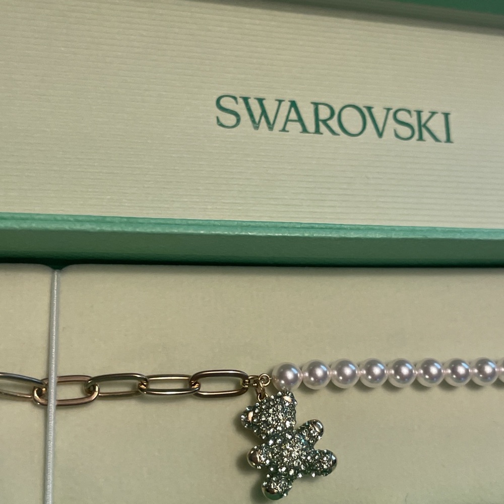 Swarovski Gold Chain Necklace with White Pearls and Crystal Teddy Charm